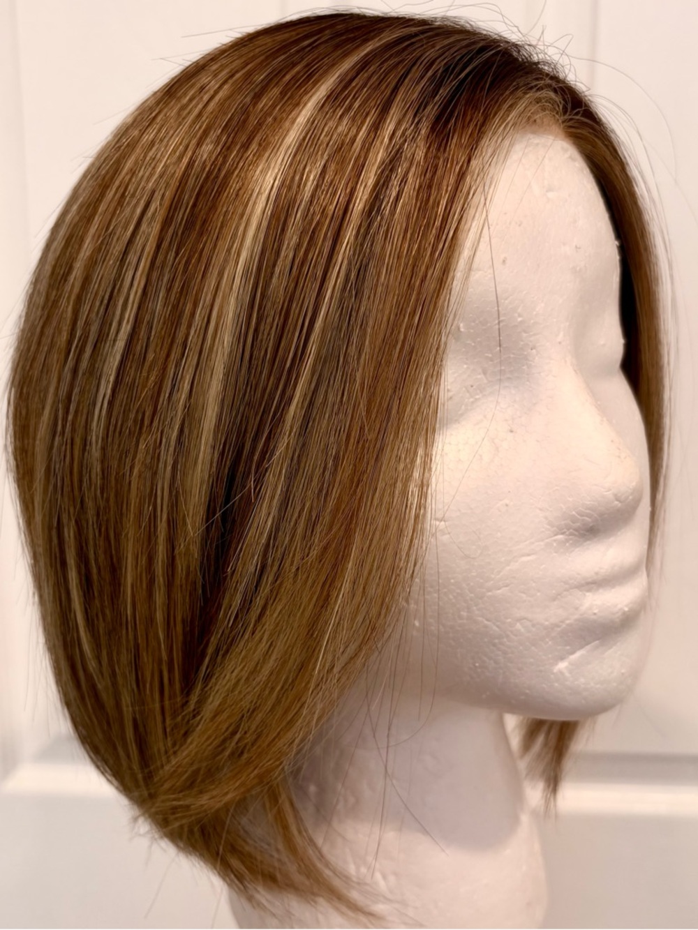 BELLE TRESS Bellissima HF NEW Synthetic Bob Wig! Brown Sugar Sweet Cream. NWT!
